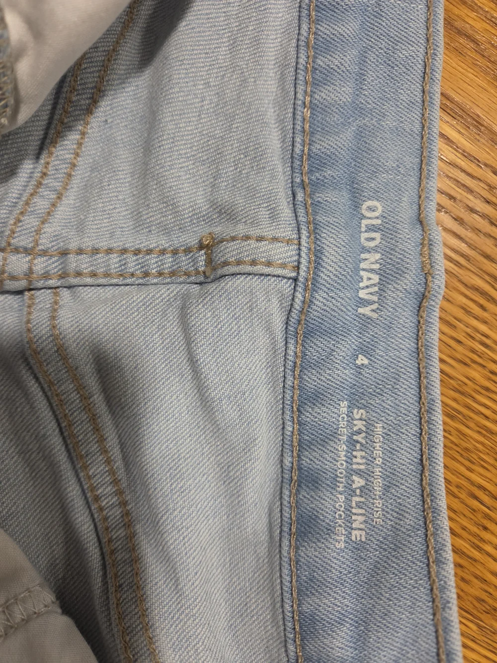 Old Navy size 4 Higher high-rise sky-hi a-line